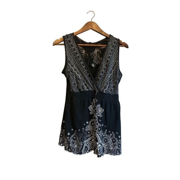 New direction dressy v neck tank top‎ size large - Picture 1 of 4